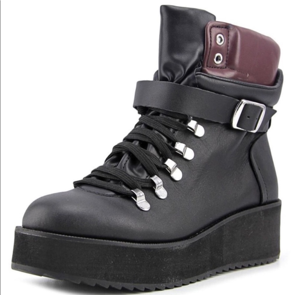 Steve Madden Leather wedge hiking boot worn once